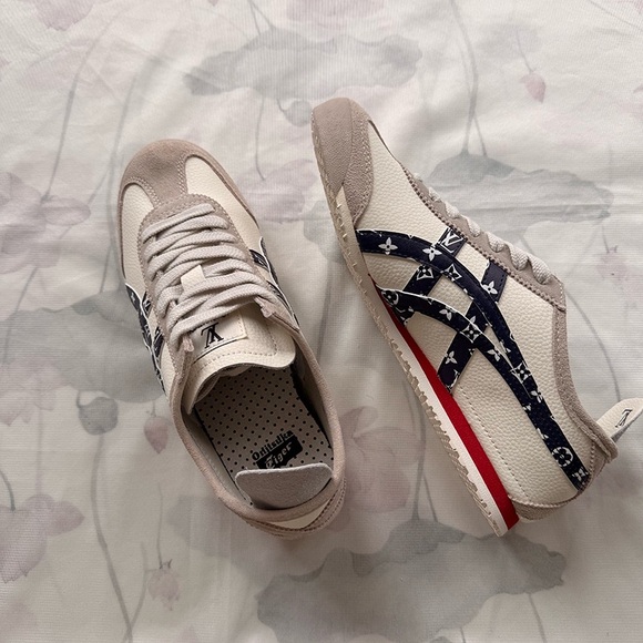 Onitsuka Tiger X Louis Vuitton Collaboration Sneakers - Picture 7 of 7